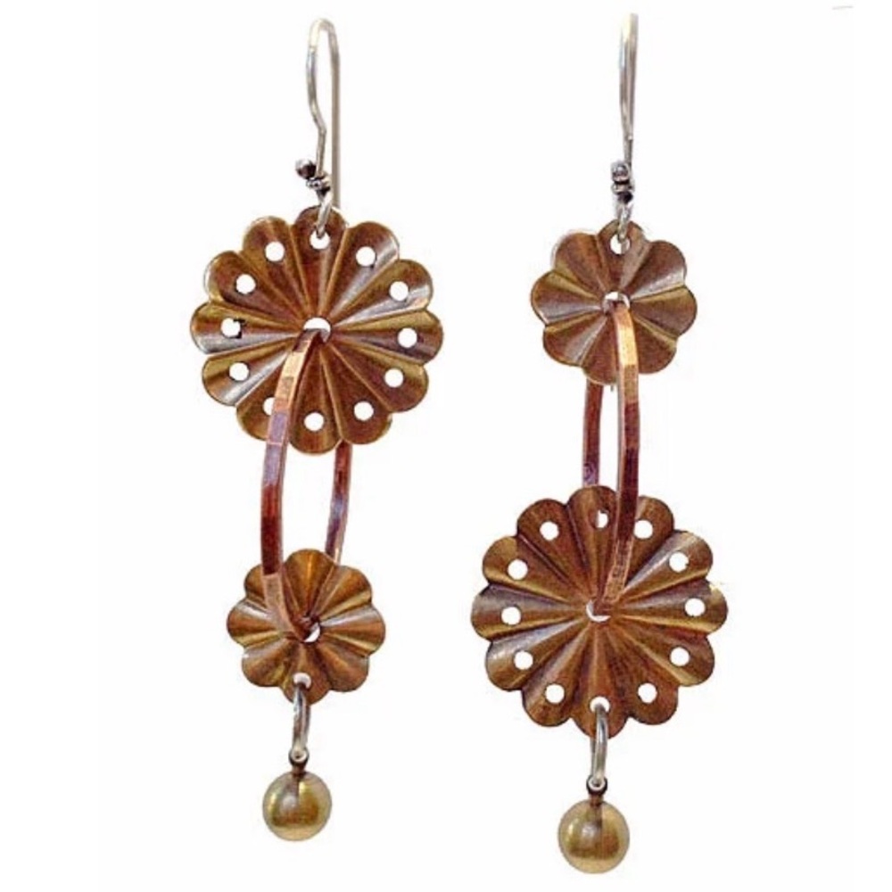 Chic Floral Drop Earrings in Gold Tone